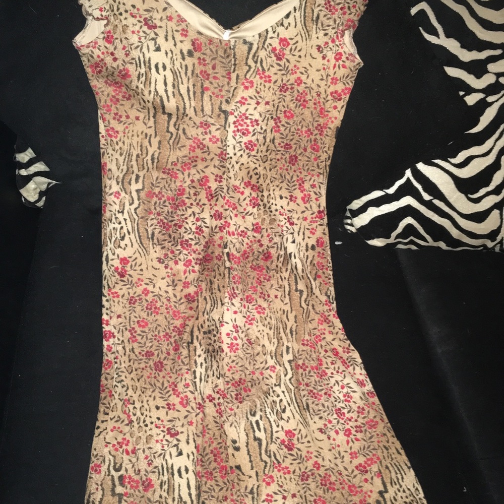 Dress - Picture 2 of 5